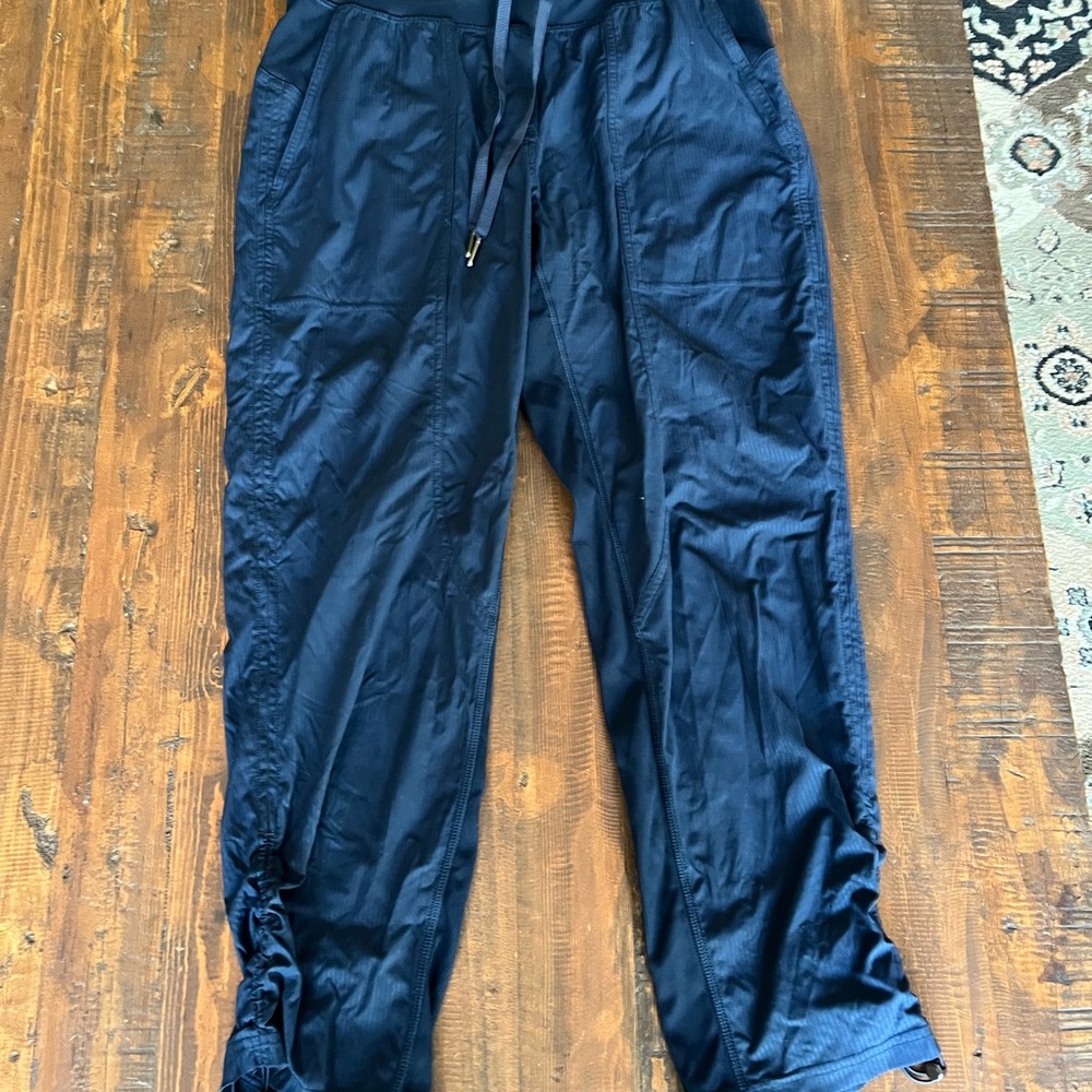 Lululemon dance studio pants in Navy.